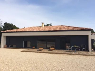 Construction et aménagement d’une maison à ossature bois écologique et performante en isolation à Mejannes le Cap dans le Gard 30430