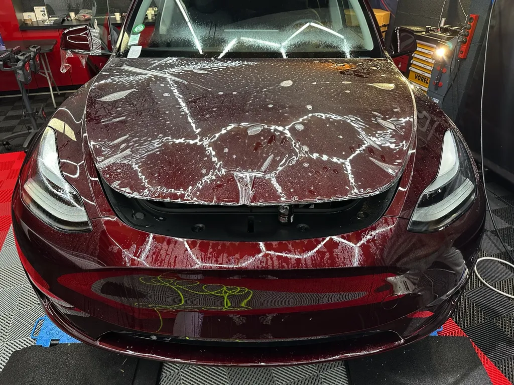 detailing auto Lyon traitement céramique protection PPF face avant contre les rayures Tesla model Y Lyon 