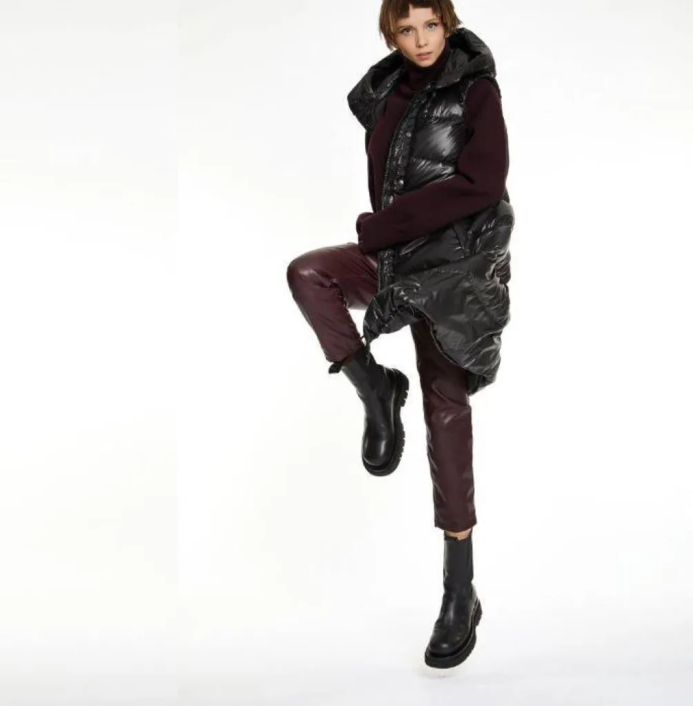 La nouvelle collection Automne-Hiver 2022 Lis Lareida, des pièces lifestyle, intemporelles, un look pointu.