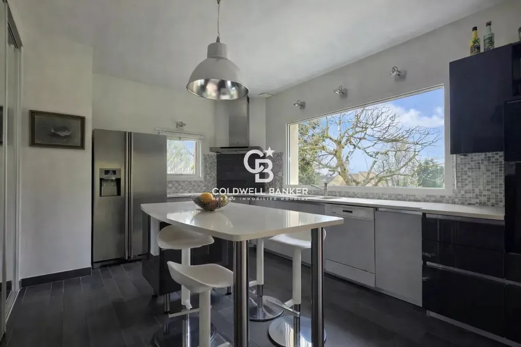 maison à vendre au Nord du Mans avec véranda lumineuse et grand séjour