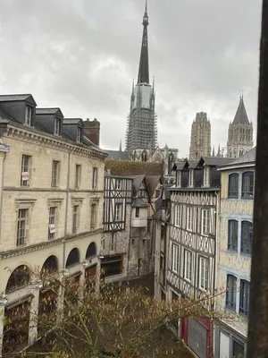 Situé 10 rue de la chaîne