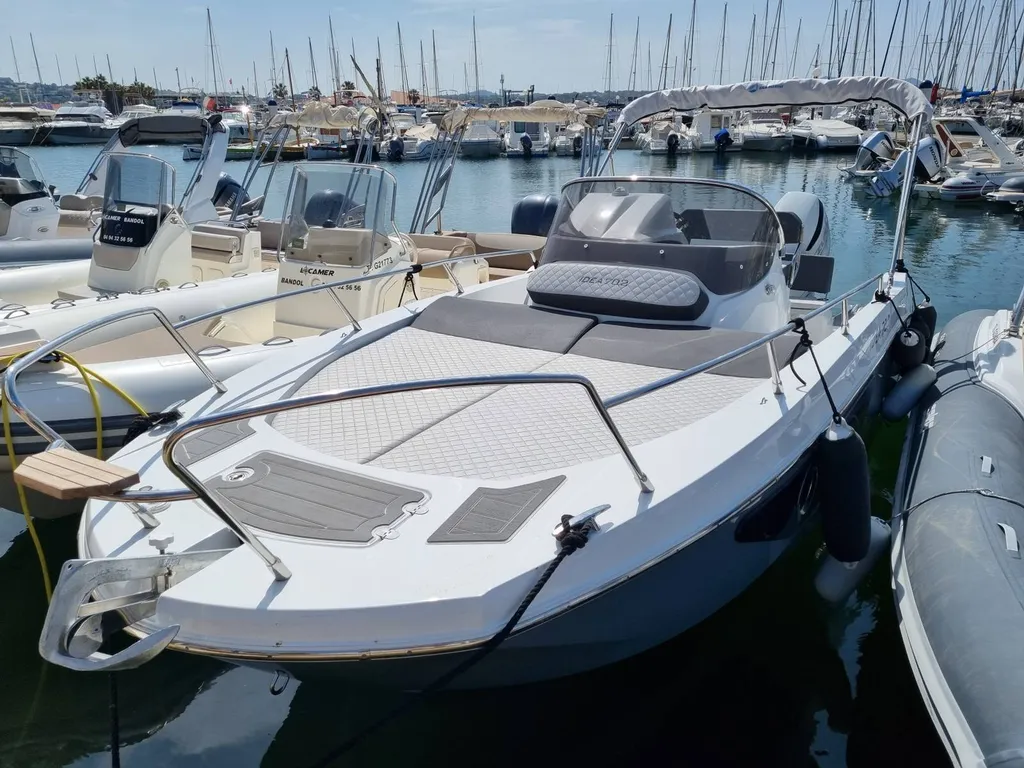 Bateau Idea Marine 70 WA à louer à Bandol