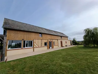 En Exclusivité, vente d'une Ancienne Bâtisse Normande rénovée, avec jardin de 1 217 m² proche du centre-ville de Cormeilles 27260