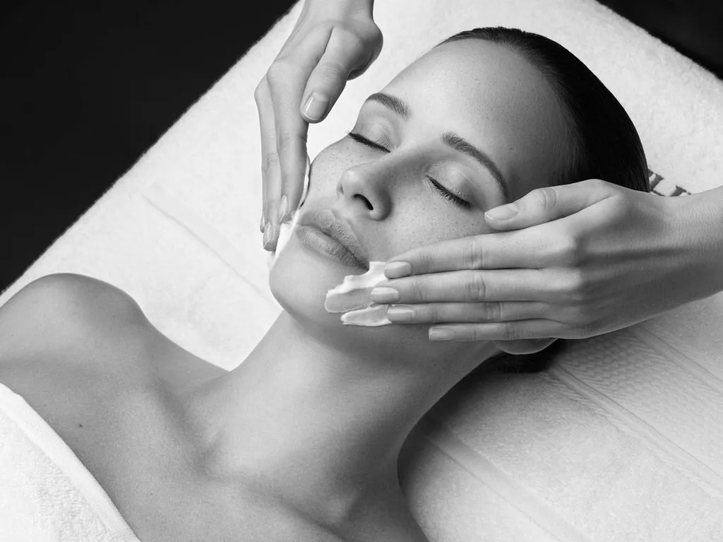 Offrir une carte cadeau pour un soin visage proche d'Aubagne