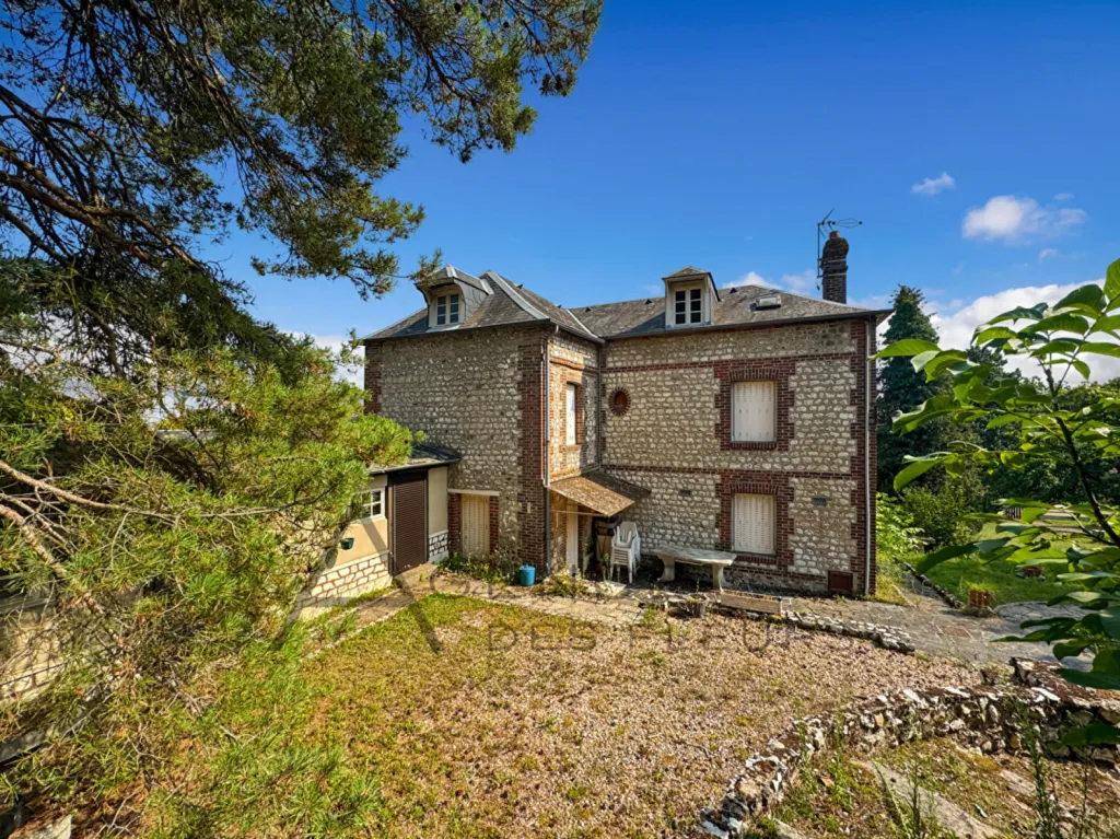 A vendre maison de maître de 150 m², sur 2720 m² de terrain sur le secteur de FRENEUSE 76410