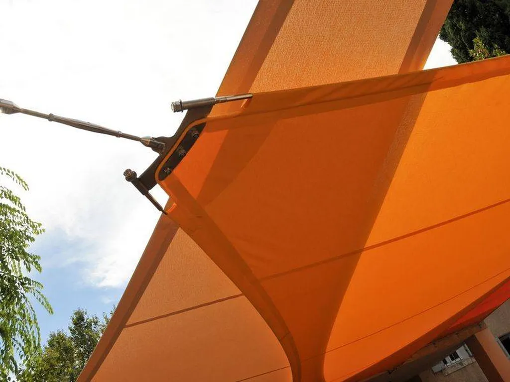 Voile d'ombrage pour jardin Aix en Provence 