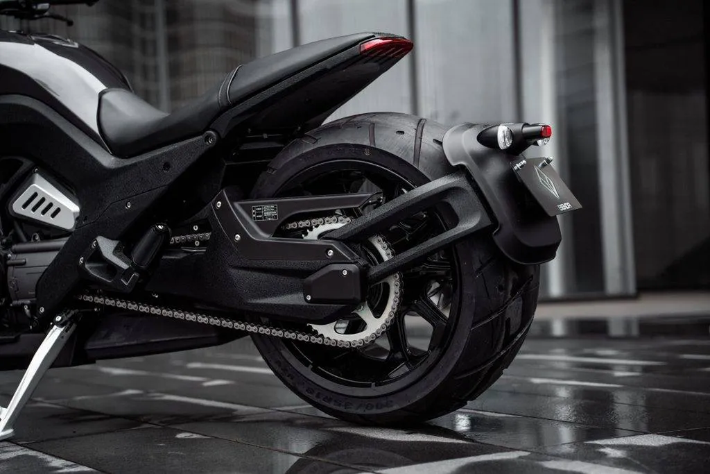 MOTO NEUVE BENDA LFC PRO 700 A LA SEYNE SUR MER