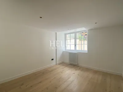 A vendre maison 204,10 M2  jardin et terrasse à Saint-Germain-en-Laye , RER A 10 mn.