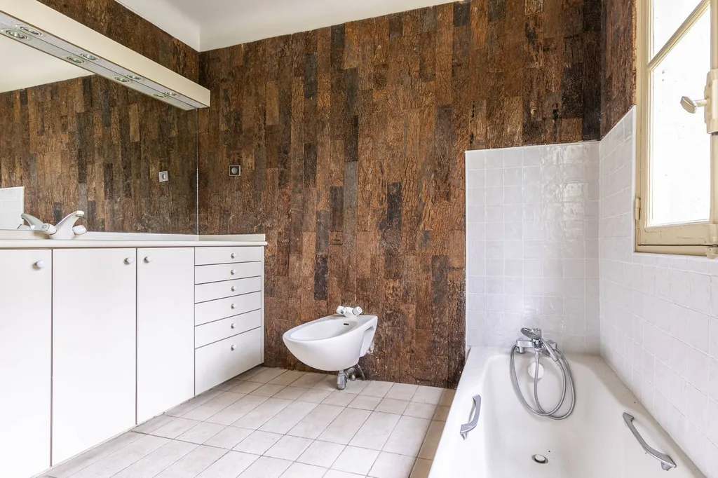 A vendre 4 Pièces 116m²  Hameau Michel-Ange  Paris 75016