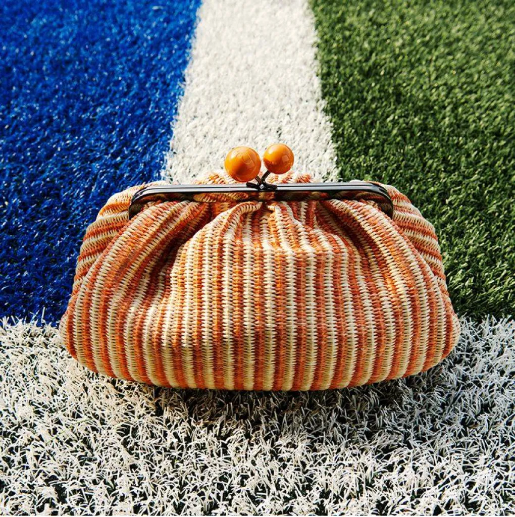 Weekend MaxMara le vestiaire idéal, une collection printemps-été avec de magnifiques robes bohème chics.