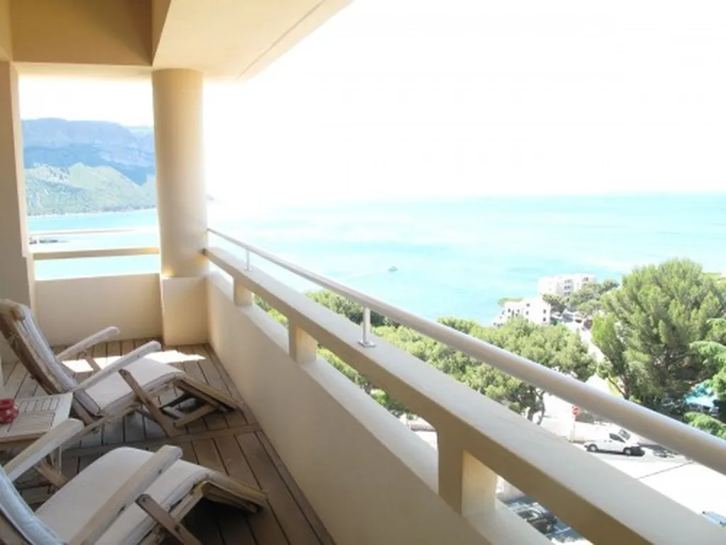 Superbe appartement à la vente 3 Cassis dernier étage en pignon