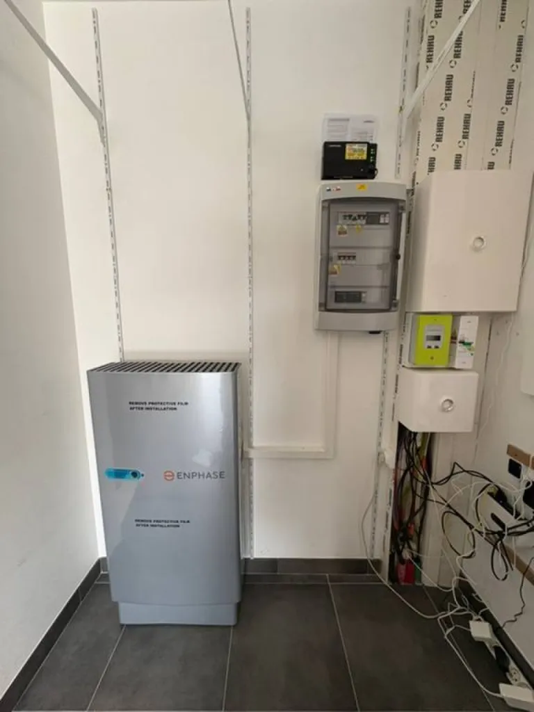 Pose d'une batterie physique à partir de 3 990€ à Allauch à côté de Marseille