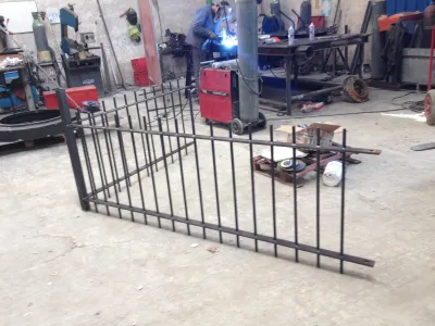 GRILLE DE PROTECTION BARREAUX DROIT SALON DE PROVENCE