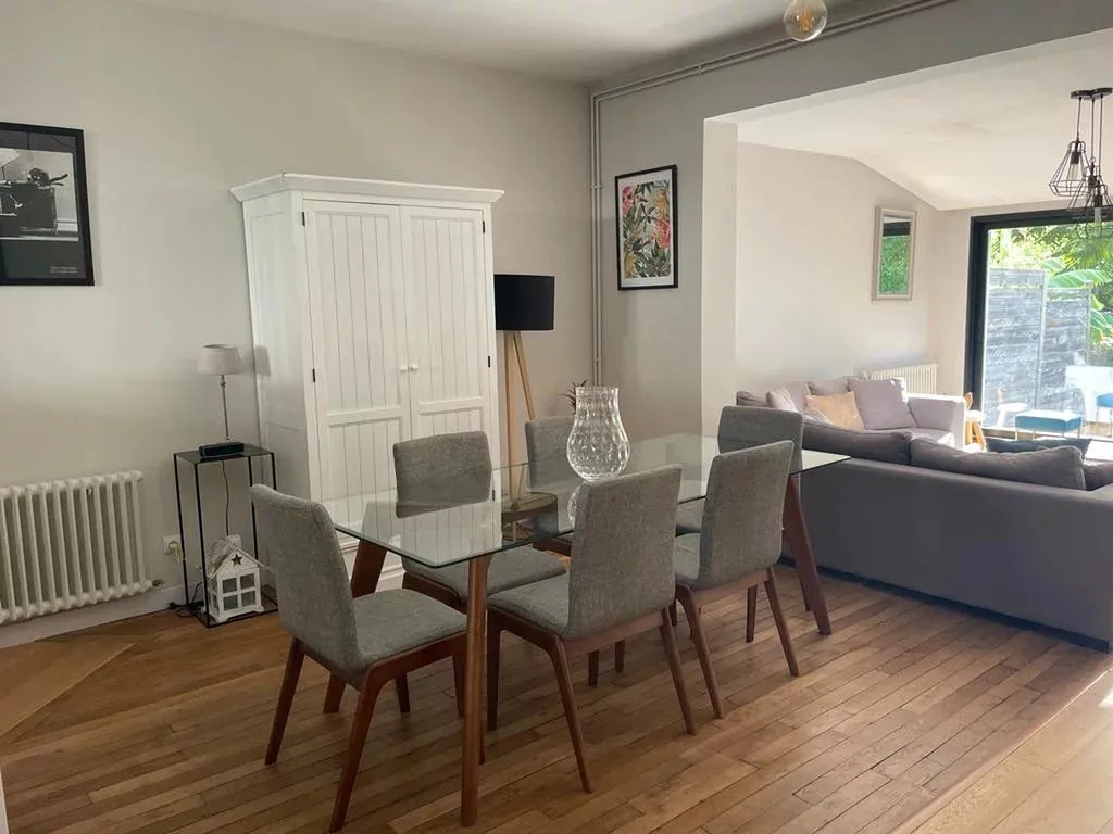Maison à vendre dans le triangle d'or du Mans avec grand séjour lumineux