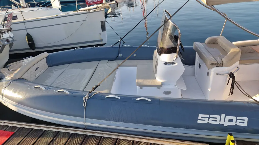 Pneumatique d'occasion Salpa Toulon