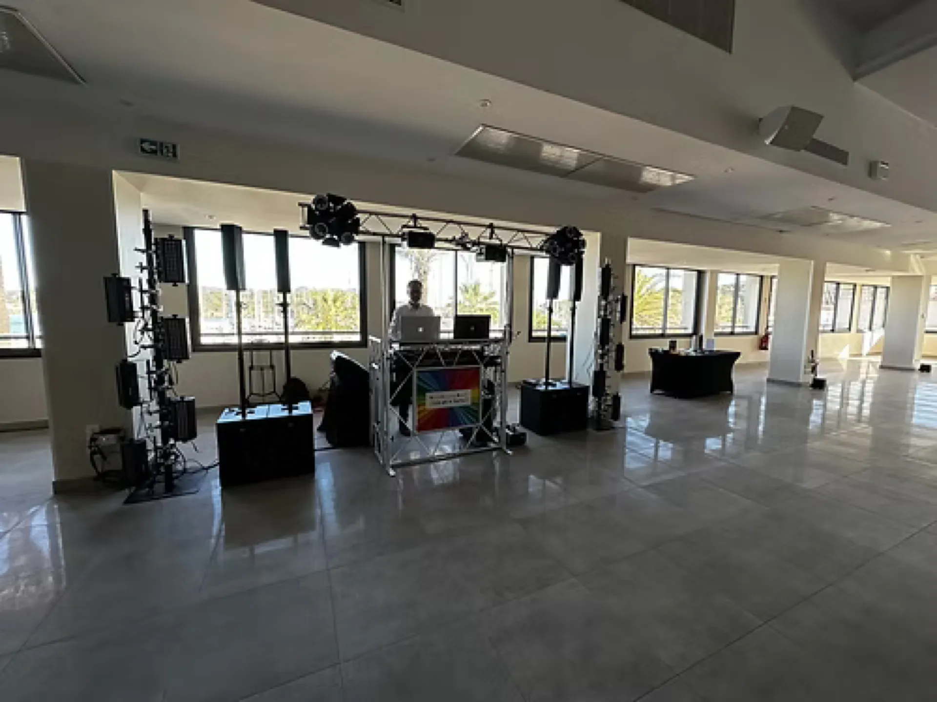 FRONT PERSONNALISE STICKERS PERSONALISE DESK DJ