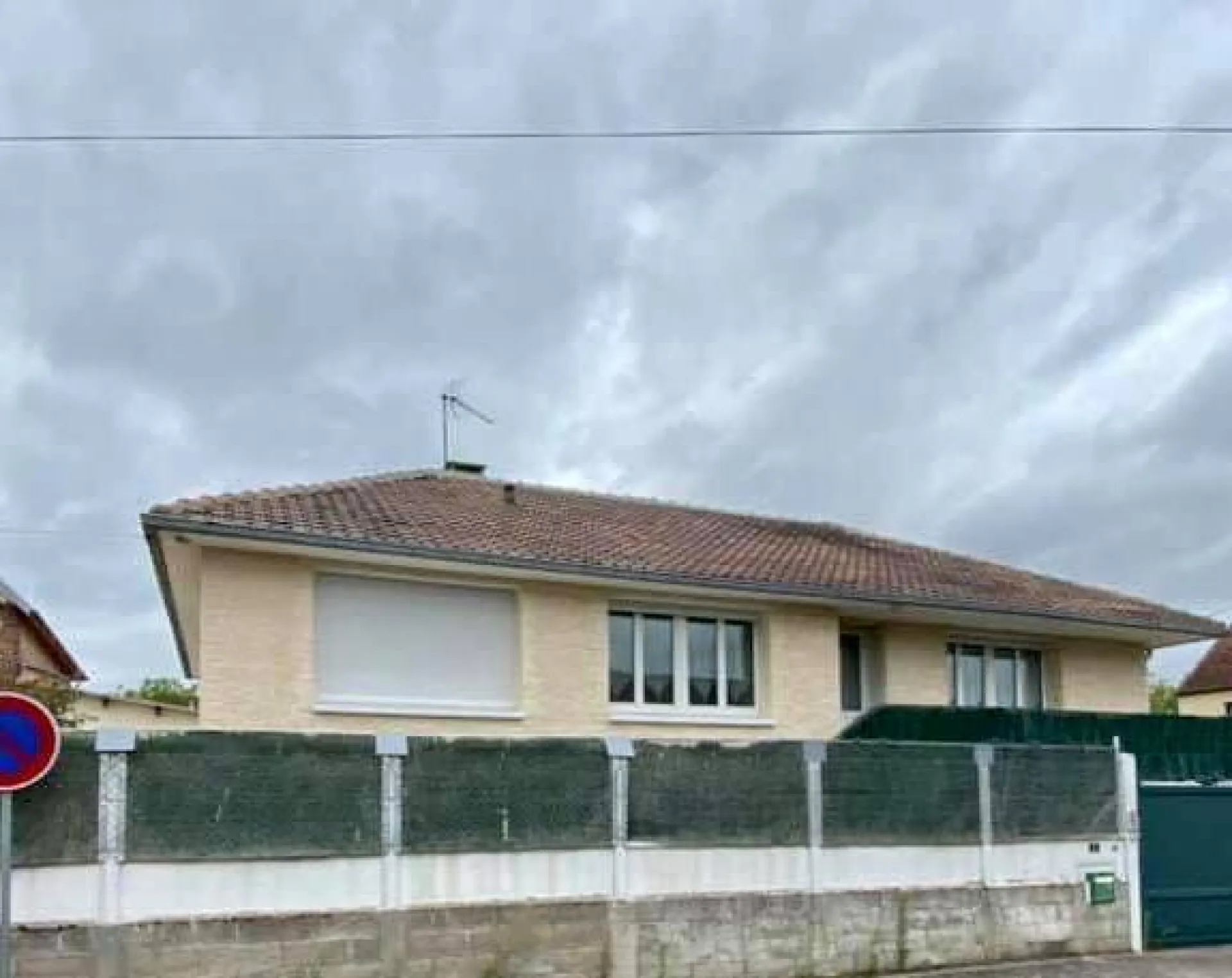 A acheter, beau pavillon plain pied sur sous-sol complet, 3 chambres, sur terrain clos de 550 m² TOURVILLE LA RIVERE 76410