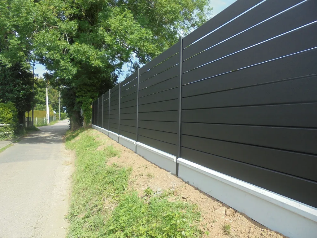 Installation de Clôture en aluminium thermolaquée, Brise-vue occultants et Aménagements de limites de propriété à Deauville dans le Calvados 14 et sur la Côte Fleurie