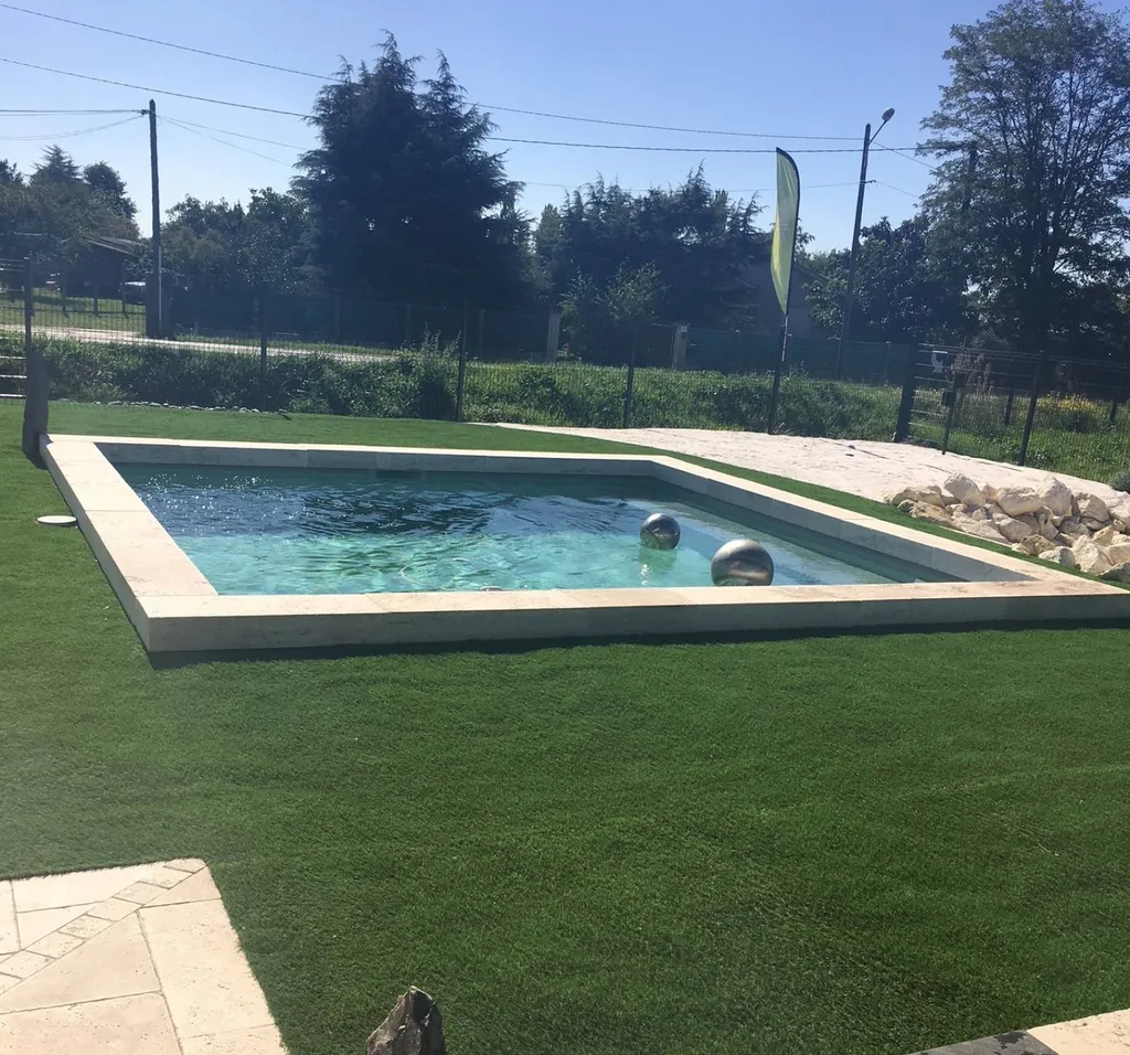 Fabrication de piscine carrée bétonnée en Gironde