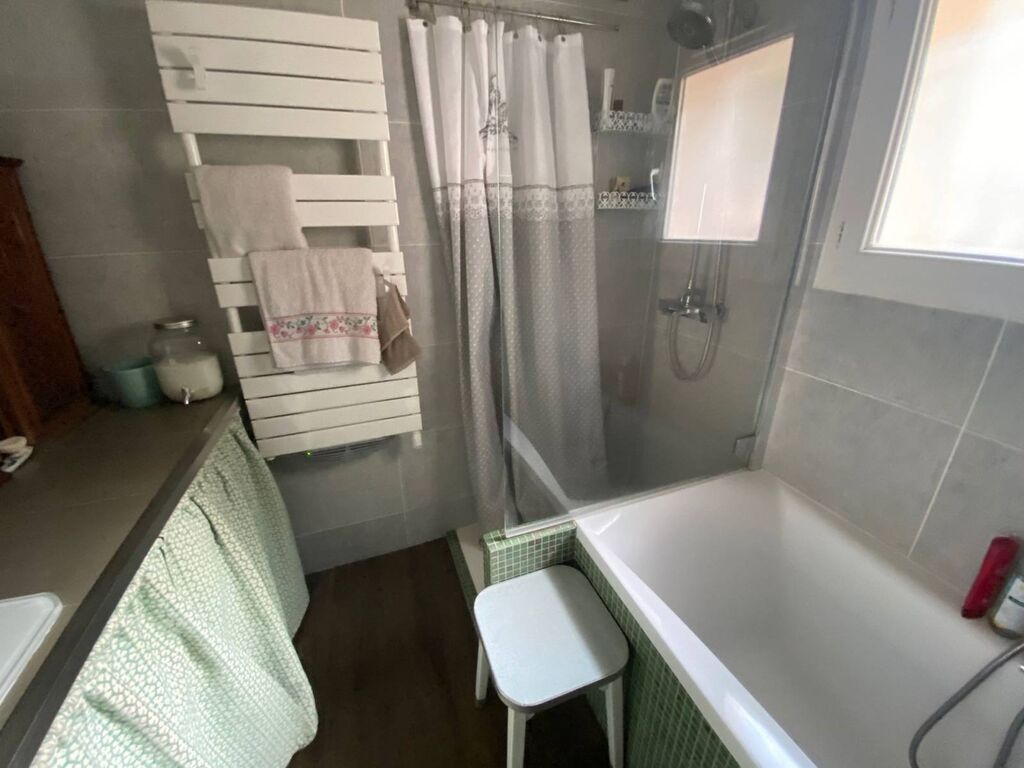 maison de plain pied avec piscine sur carnoux