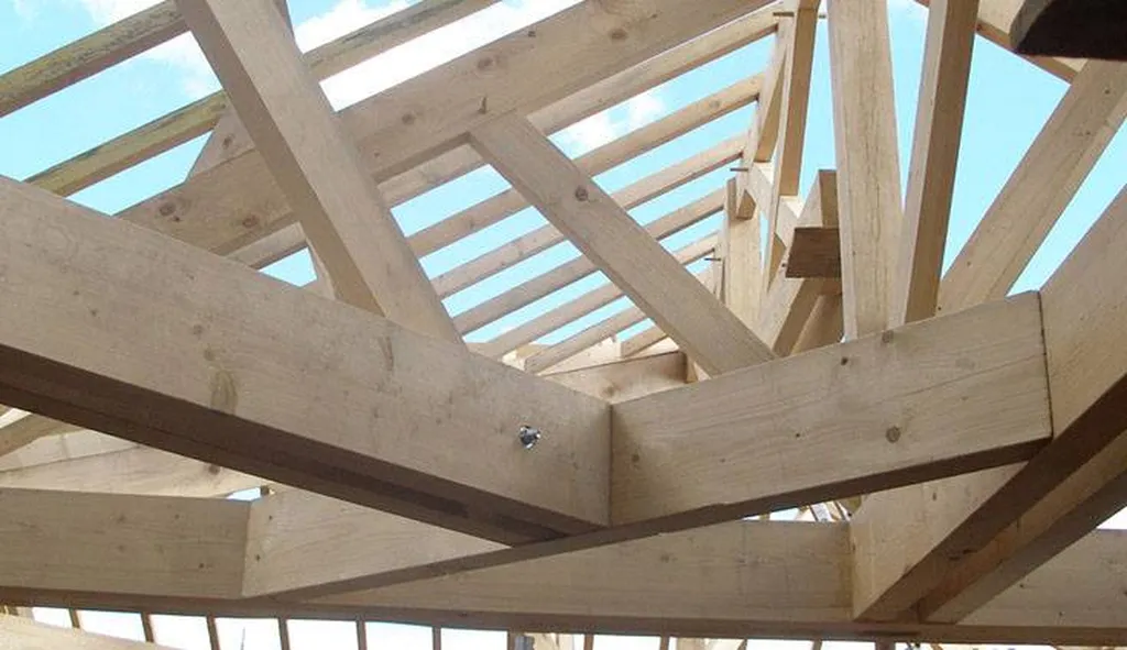 Rénovation complète de charpente et couverture avec LMDT, votre courtier en travaux à Mazamet (81200) dans le Tarn