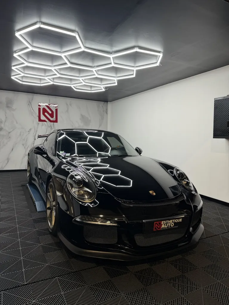 Porsche 991.1 GT3 : Polissage one step, traitement céramique carrosserie et nettoyage du volant en alcantara près de Rouen