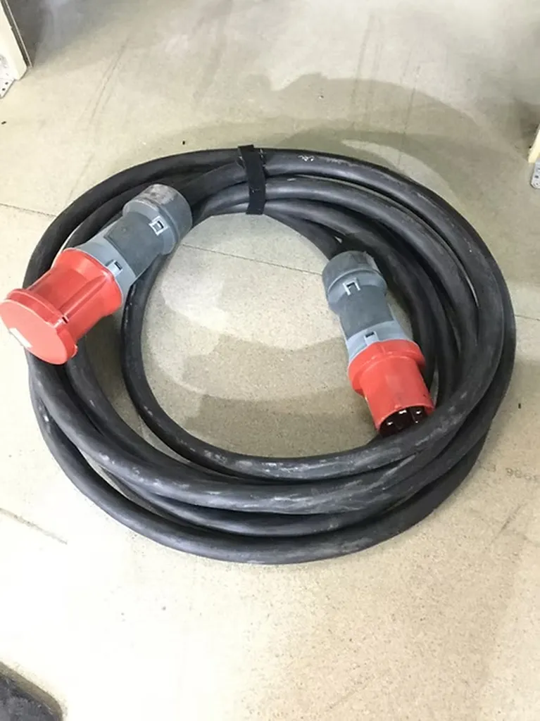 PROLONGATEUR CABLE 63A TRI