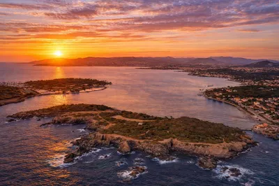 Vivre et vendre à Six-Fours-les-Plages : une ville dynamique, attractive et idéale pour un projet immobilier