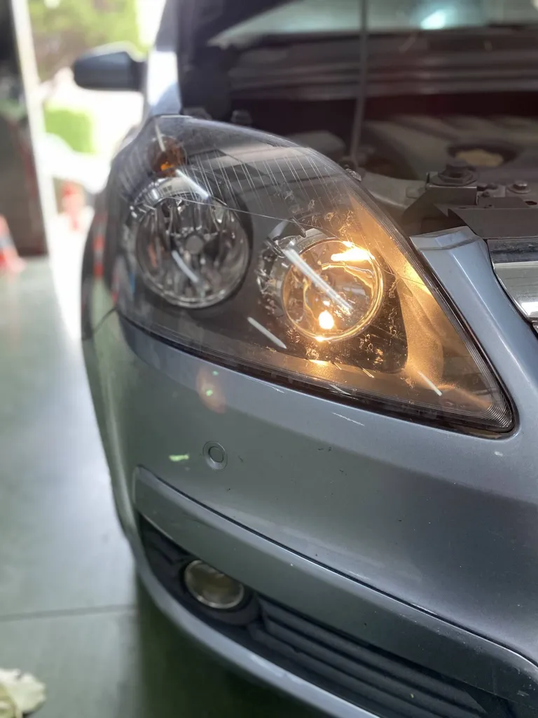 Le fonctionnement des feux de position contrôlé dans votre centre de contrôle Autosur Martigues dans les Bouches-du-Rhône