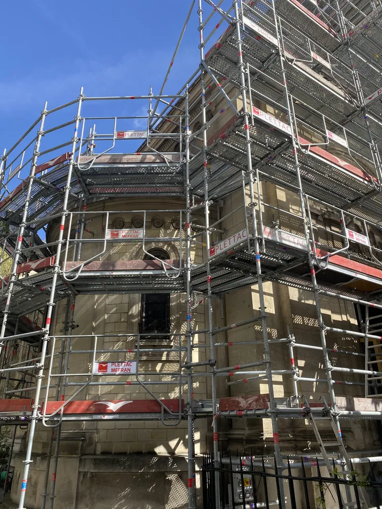 Installation d’une vidéosurveillance temporaire RSI avec 6 caméras OMVC200 et centrale GSM/GPRS pour chantier à Paris 6e 75006