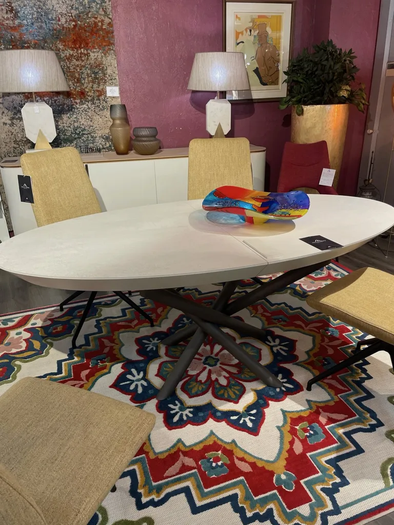 table de repas ovale avec allonge à Hyères près de La Valette