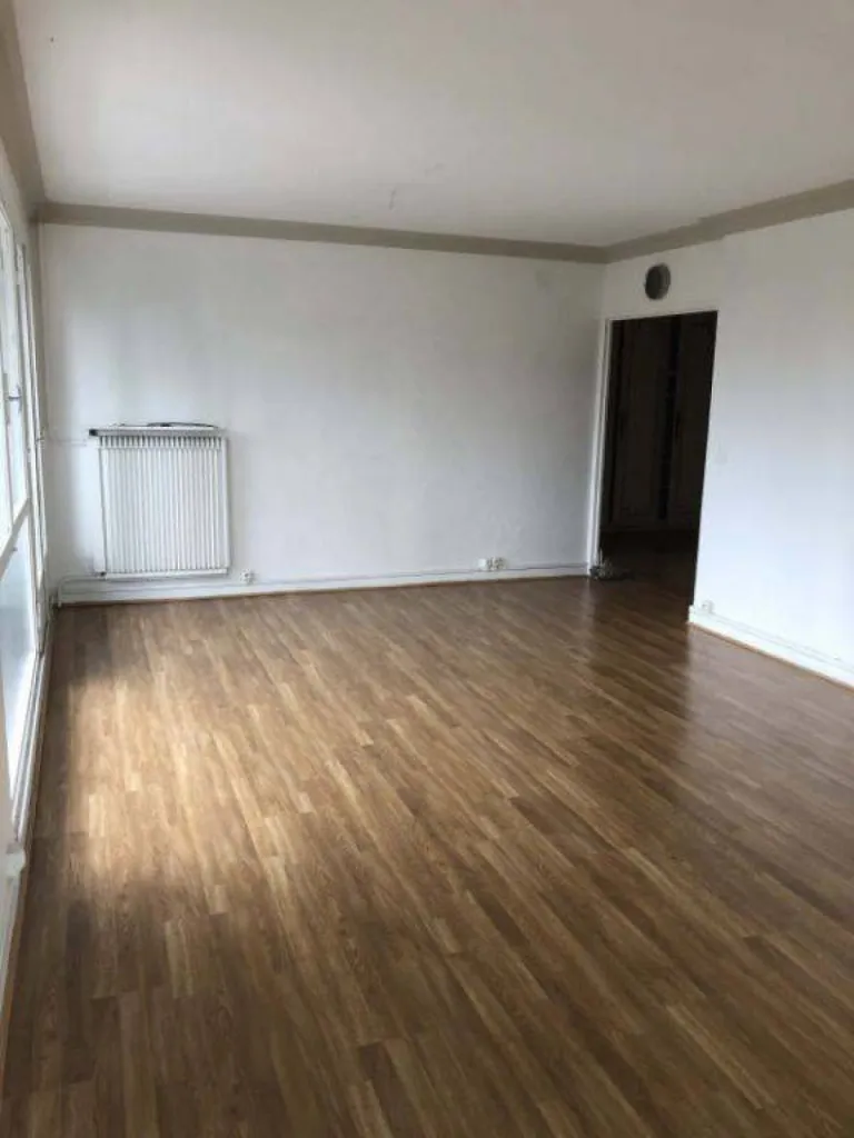 Situé au 2ème étage