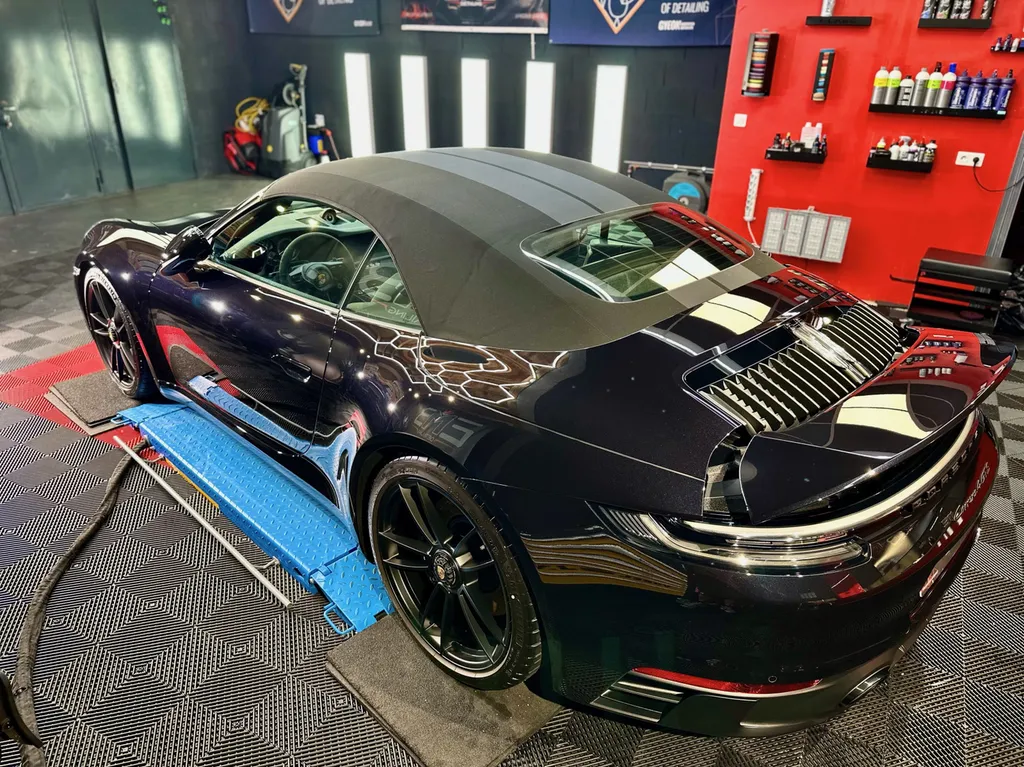 protection carrosserie polissage traitement céramique DETAILING Vaugneray socialiste Porsche 992 GTS Cabriolet
