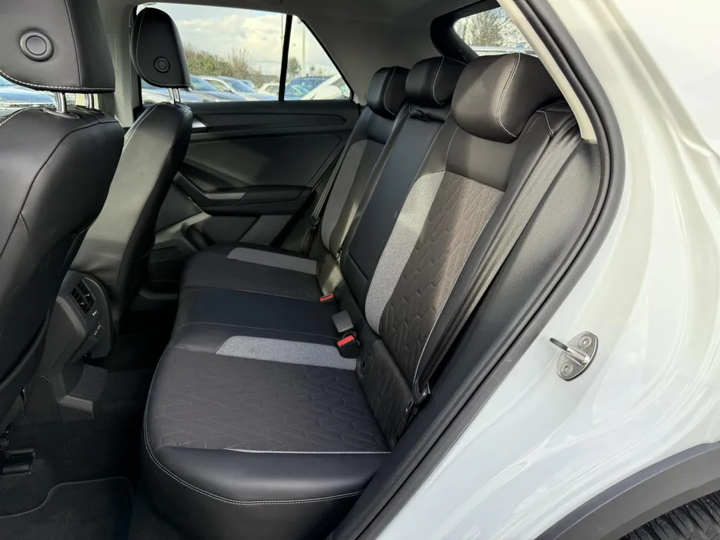 Vente Volkswagen T-Roc occasion à Rouen : SUV Diesel Automatique récent disponible chez votre concessionnaire Normandie