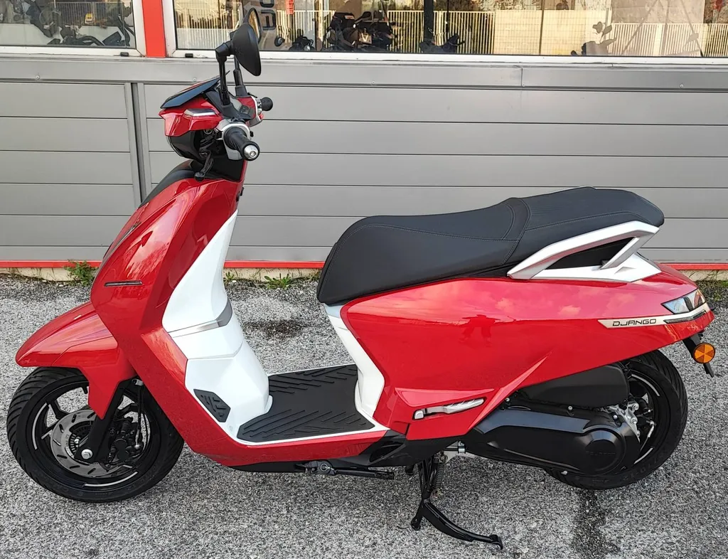DÉSTOCKAGE SCOOTER NEUF PEUGEOT NEW DJANGO 2025
