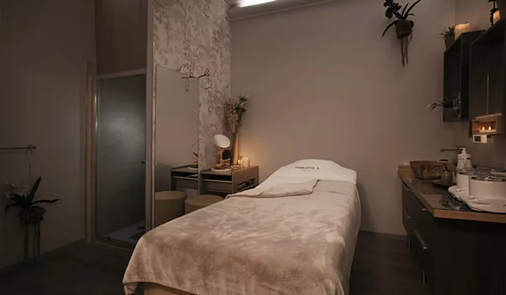 Cabine Corps, Regard & Head Spa à Toulouse Massages, Cils, Sourcils chez Joslayhair & Beauty
