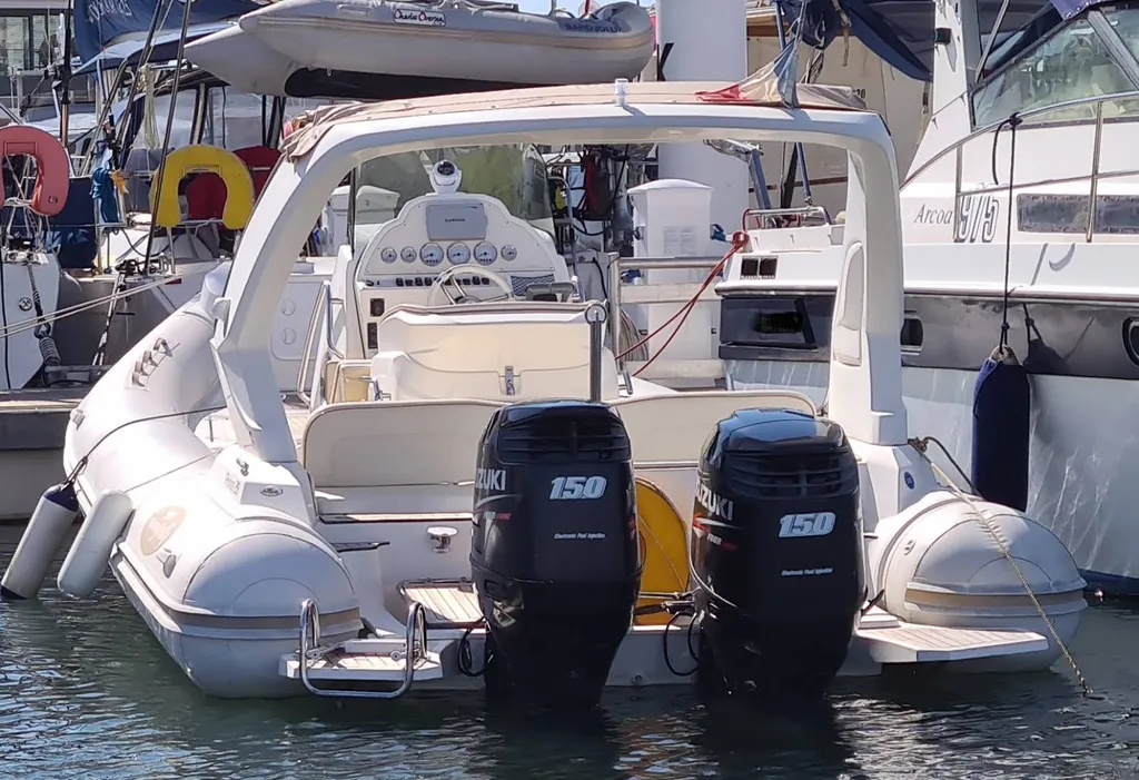 Louer un bateau à moteur sur le port de bandol