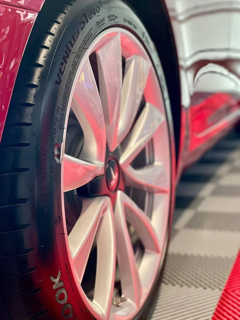 Prix d'un traitement céramique tesla model 3 à Lyon