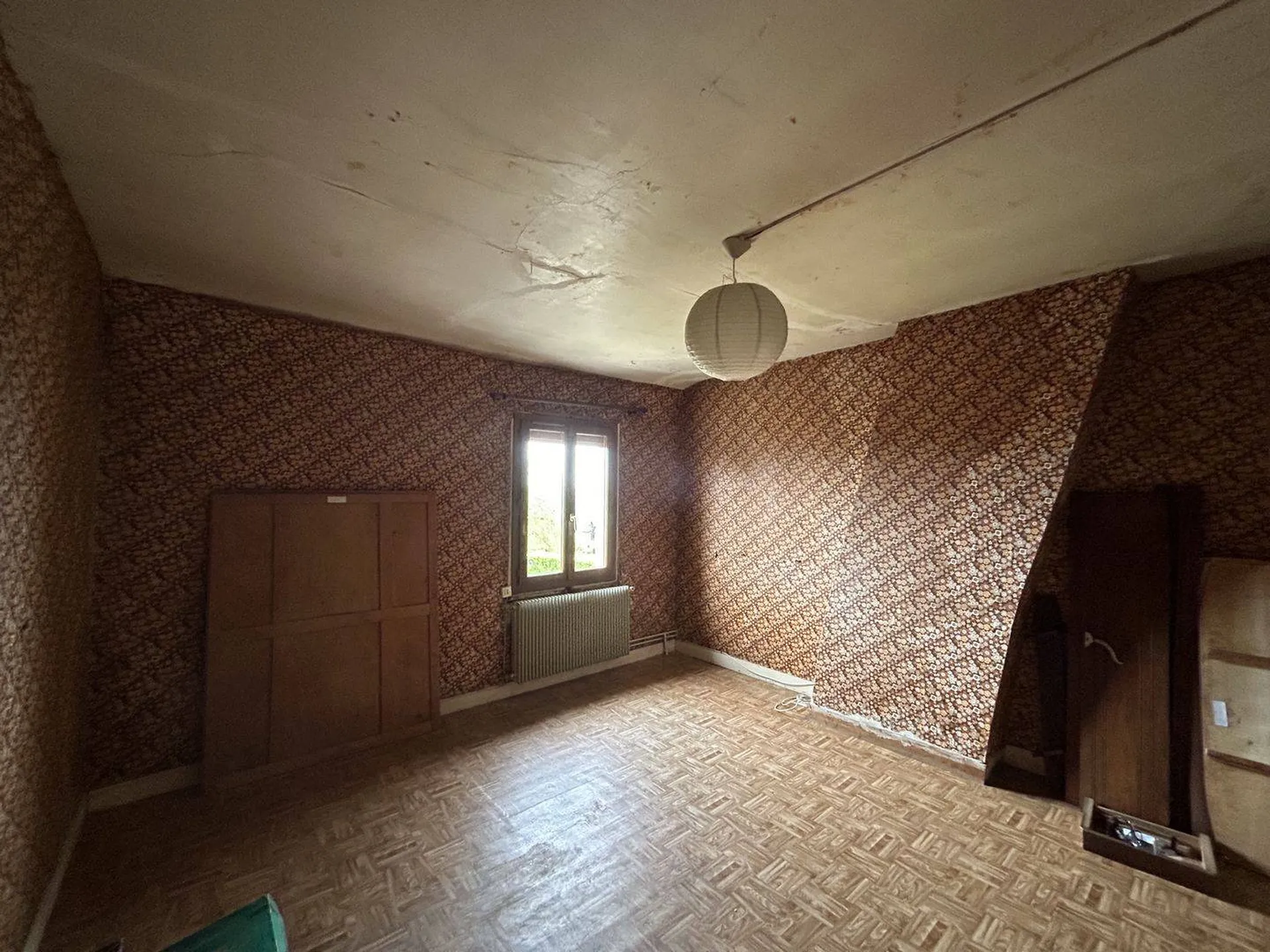 Maison de ville avec potentiel – À 5 minutes de Dieppe, jardin et garage inclus