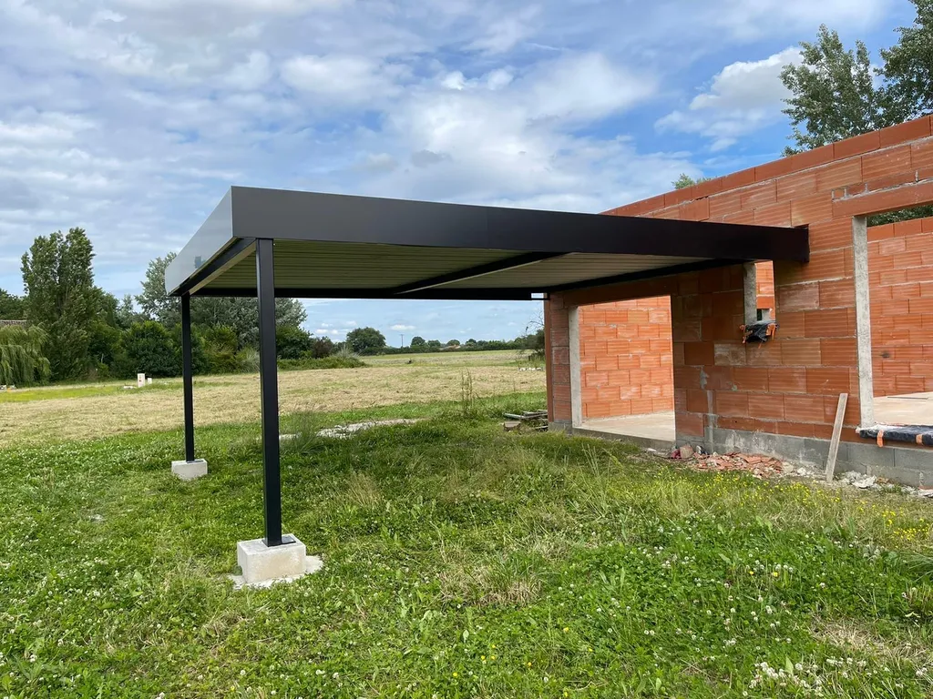 Carport métallique sur mesure, fabrication et pose par Sud Ouest Métal pour particuliers à Muret en Haute-Garonne