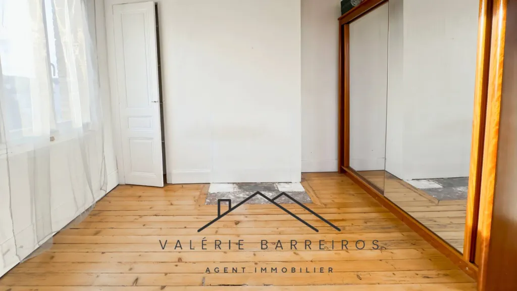 A vendre maison de maître de 113 m² habitables édifiée sur 900 m² de terrain sur la commune de CAUDEBEC LES ELBEUF 76320