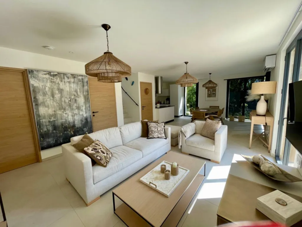 Agencer votre maison en Provence avec un architecte d'intérieur de renom