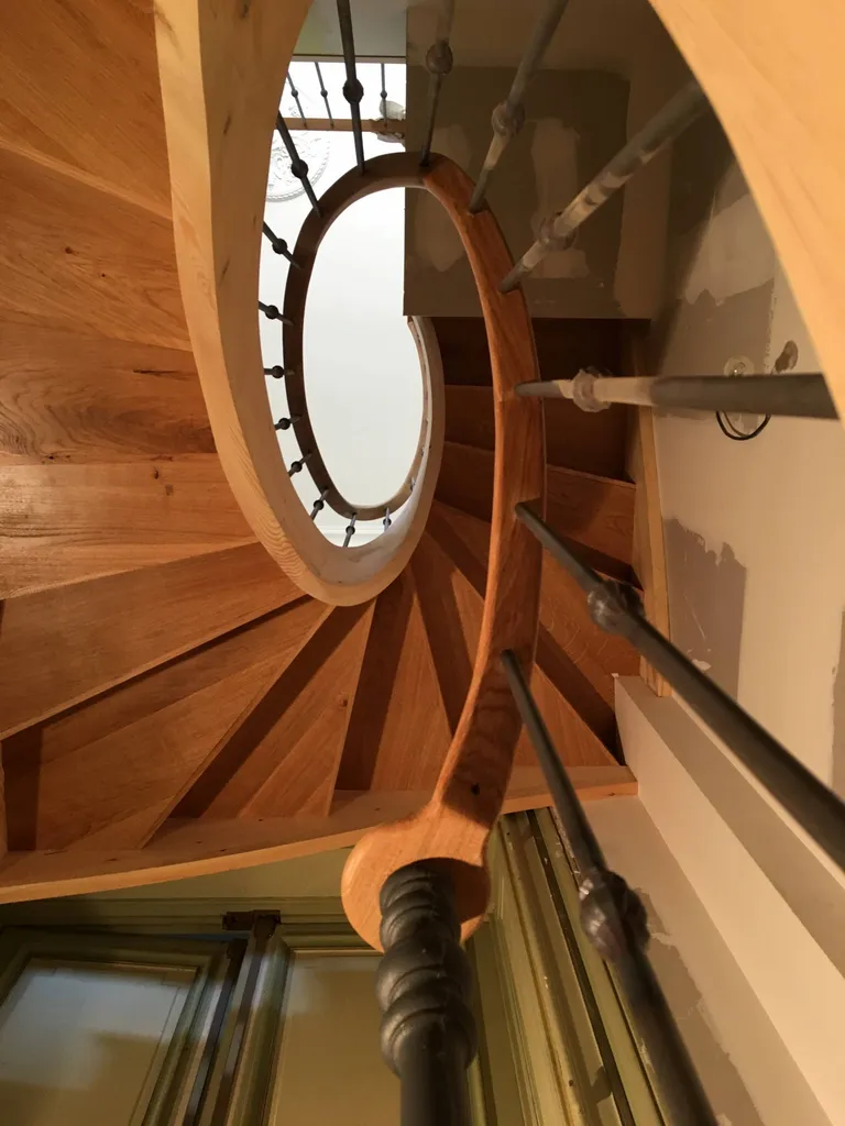 Escalier courbe en Gironde