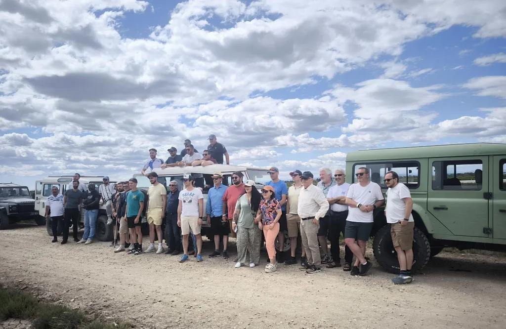 Organisation anniversaire original safari 4x4 Camargue pour une célébration mémorable, une aventure unique en pleine nature sauvage.