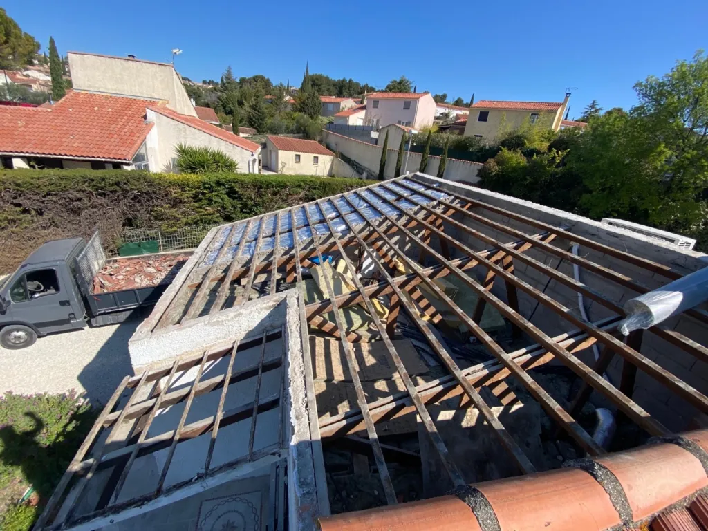 Réfection de toiture type P.S.T sur Velaux près de Aix en Provence