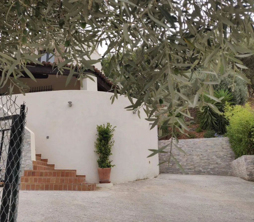 architectes d' extérieur sur marseille 13007, pour projet d'aménagement du paysage jardin, piscine et terrasse.