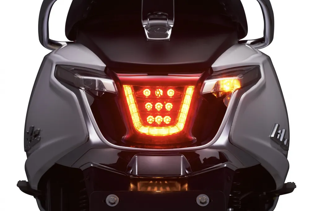 Scooter KYMCO NEW LIKE Xpérience : phare led arrière 