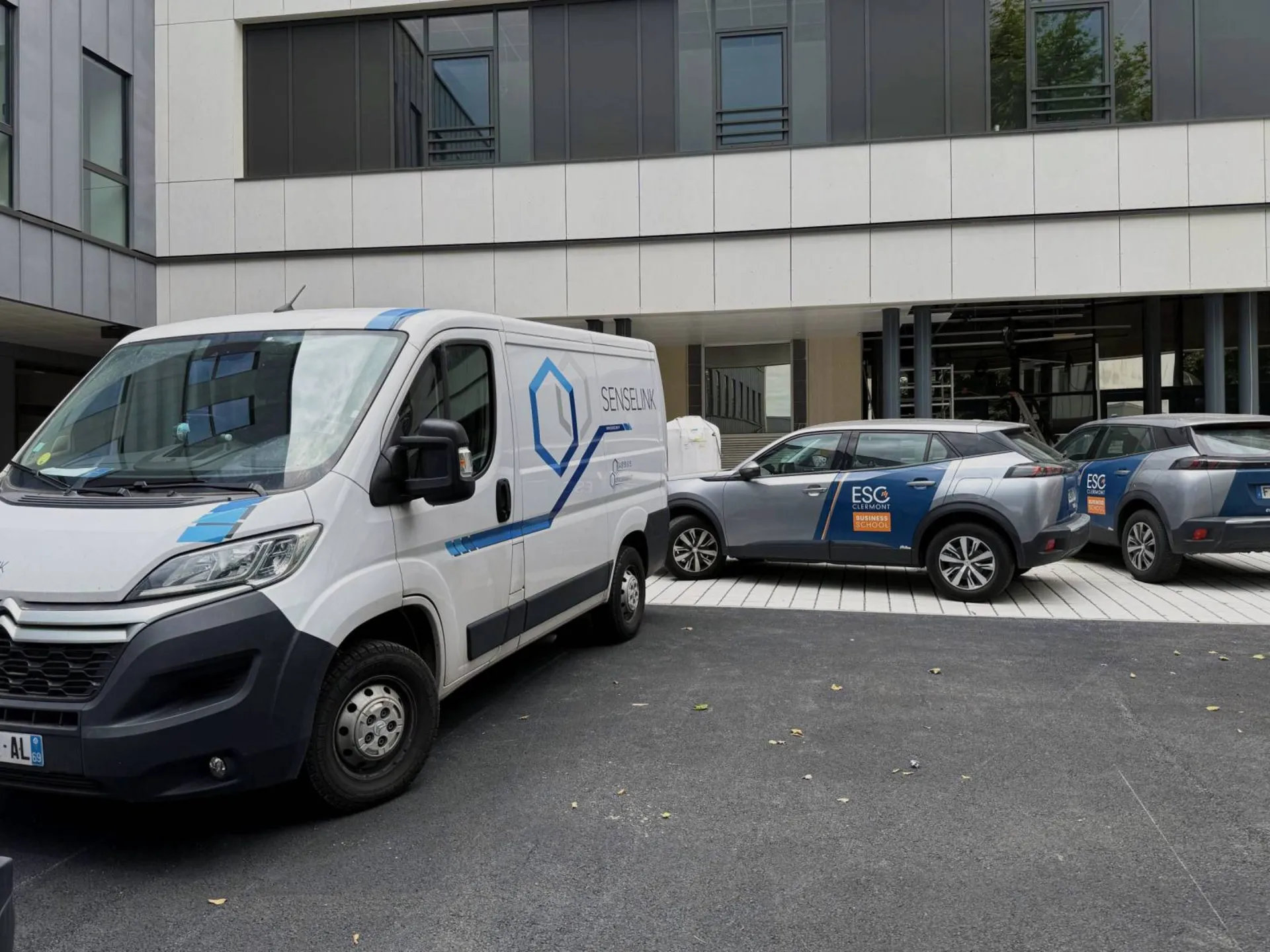 Technologies interactives et collaboratives : Senselink équipe les salles du Groupe ESC Clermont