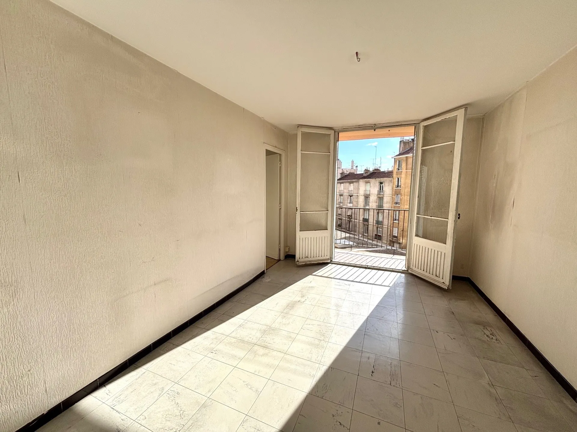 Fort potentiel pour ce type 3 en vente proche de la place Castellane