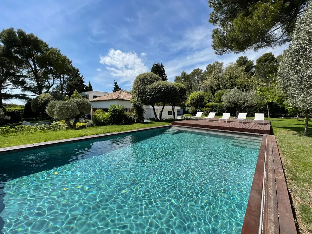 Maison à louer 3 chambres à Paradou